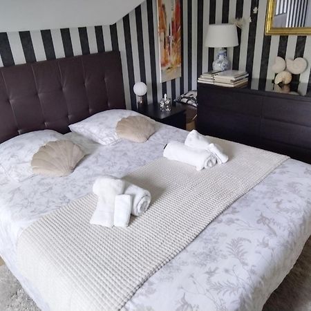 Chez Helene Bed and Breakfast Saint-Coulomb Buitenkant foto